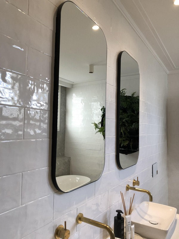 Errol Rectangle Curved | Black over vanity