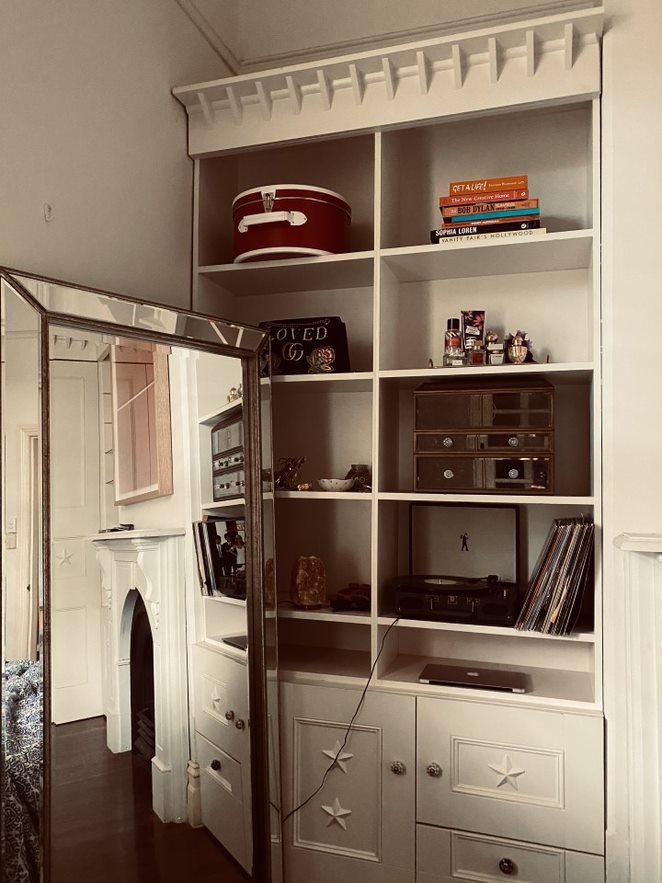 Gypsy's Gypsy Mirror | 200 x 100 cm | In Situ 