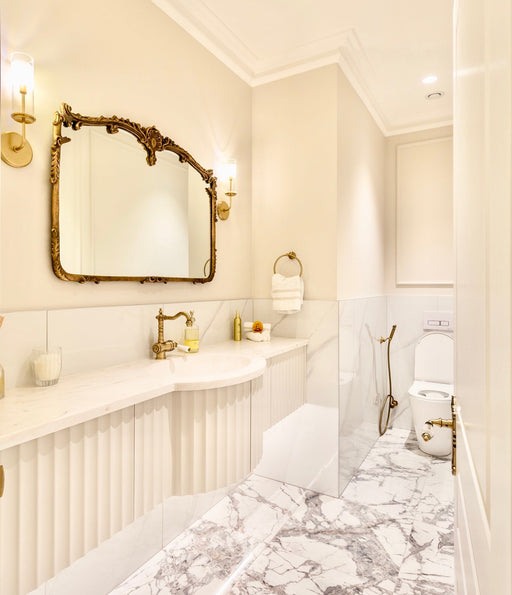 Monarchy Bronze 103 x 75 cm  