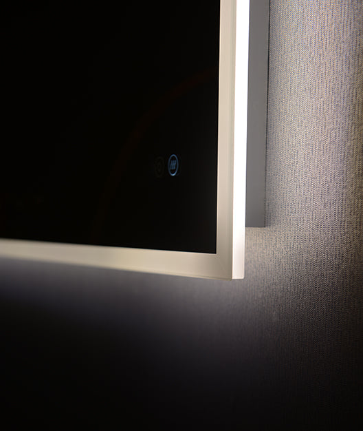 Sara Illumintated Mirror | Lighting option - warm daylight.