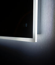 Sara Illumintated Mirror | Lighting option - daylight.