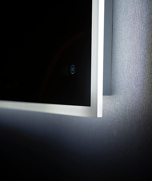 Sara Illumintated Mirror | Lighting option - daylight.
