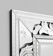 Venetian Mirror Diva | Detail
