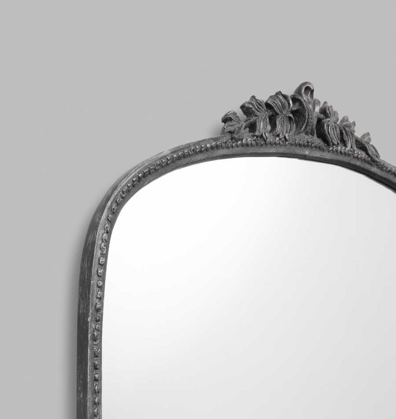 Audrey Black Small Mirror — 98 x 101 cm — corner detail