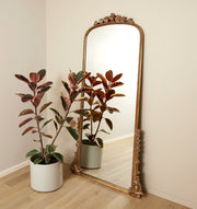 Hepburn Mirror Gold  107 x 212 cm | Print Decor | Detail