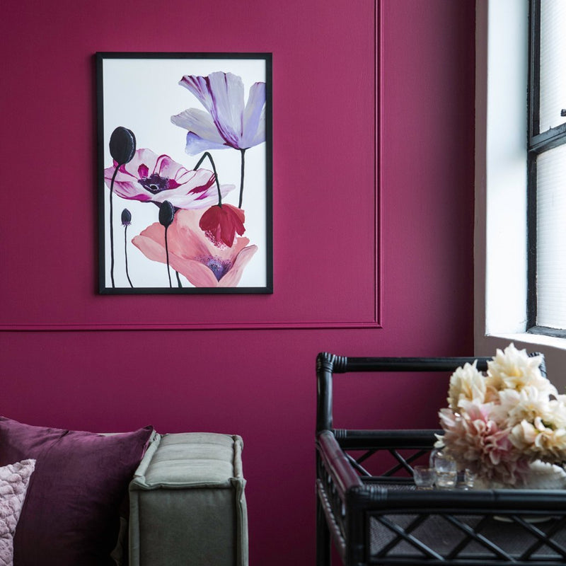 Regal in a room