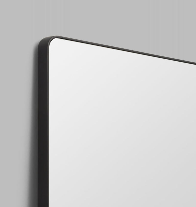 Errol Curved Black | Print Decor | Detail 