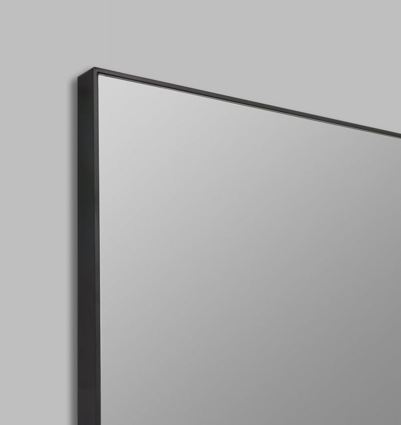 Errol Leaner Black Detail | Print Decor | Grey Tint | Detail