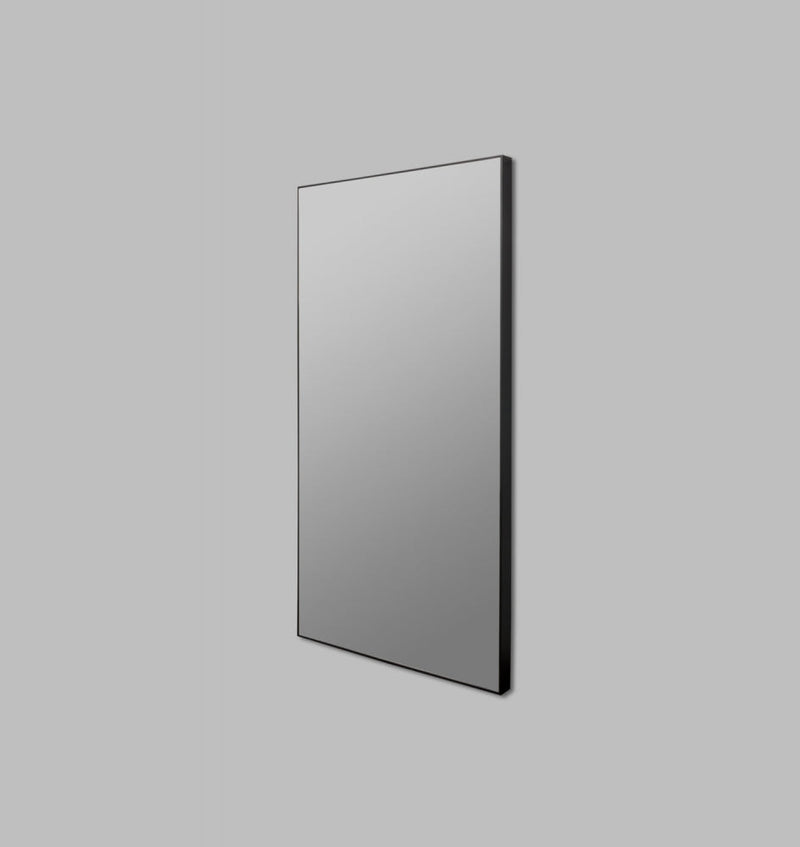Errol Leaner Black Detail | Print Decor | Grey Tint