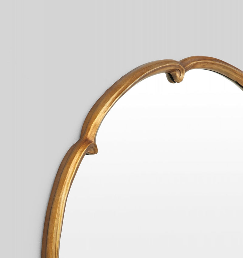 Marie Claire Brass , Detail