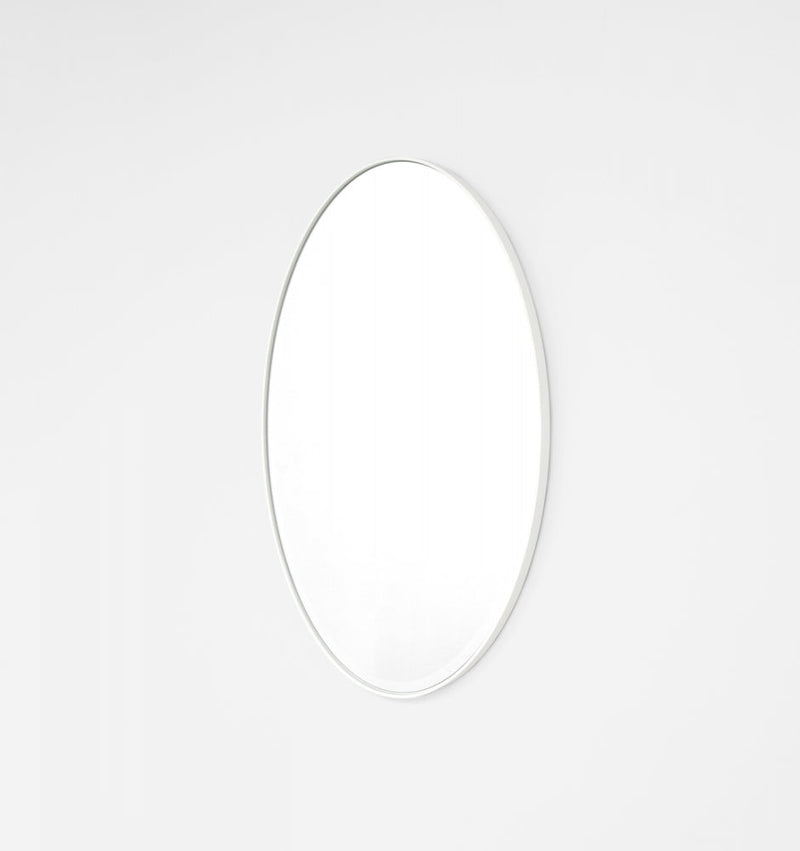 Lolita Oval | Bright White 60 x 90 cm