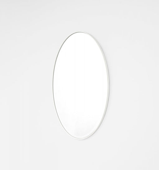 Lolita Oval | Bright White 60 x 90 cm