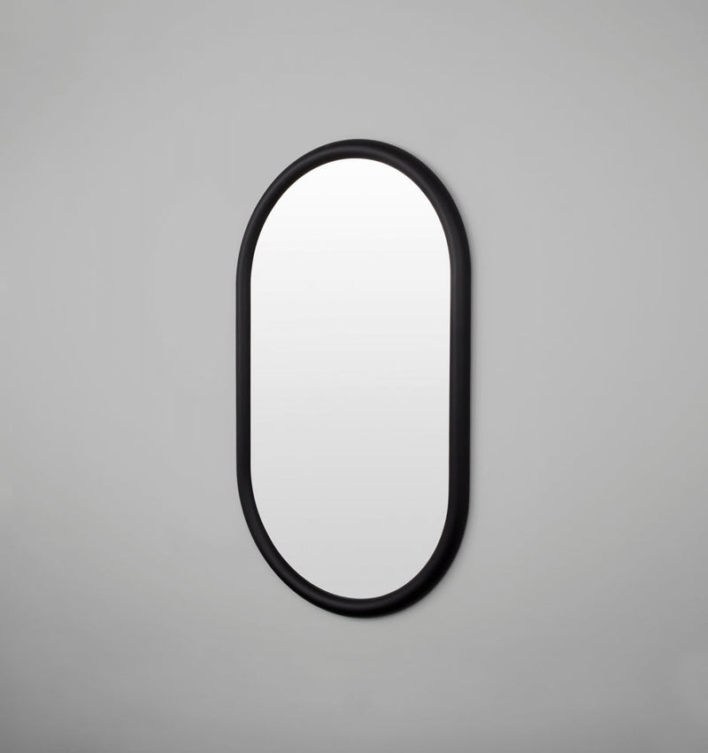 May Oval Black 85 x 145 cm