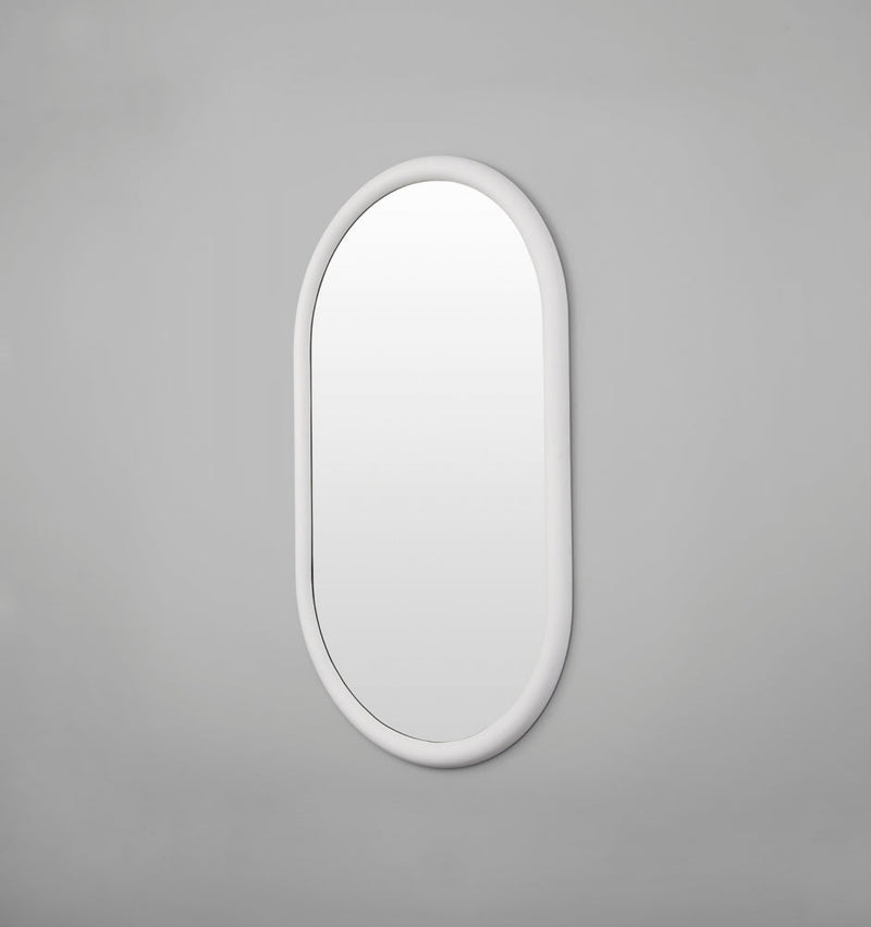 May Oval Bright White 85 x 145 cm