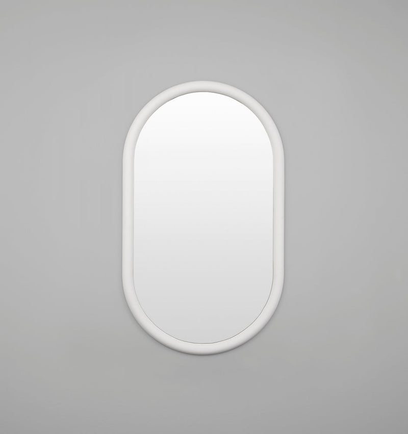 May Oval Bright White 85 x 145 cm