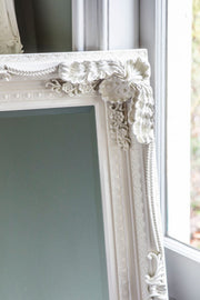 Versailles Detail - Cream