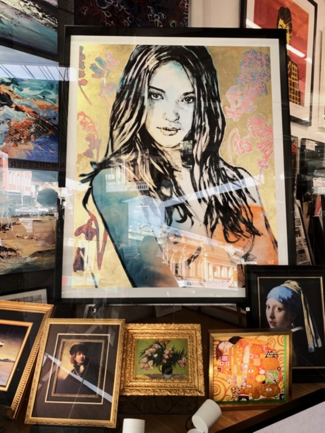Bromley print in the Print Decor window